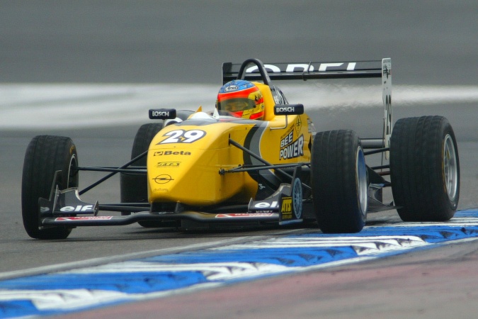 Bild: Loic Duval - Signature - Dallara F302 - Spiess Opel