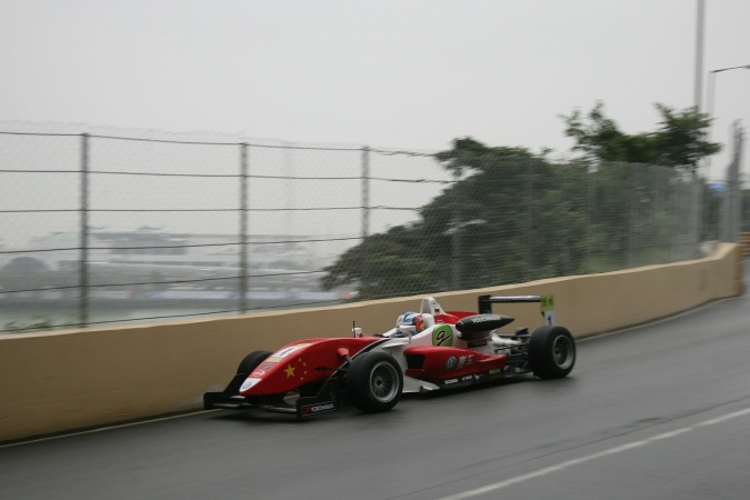 Bild: Marco Wittmann - Signature - Dallara F308 - Volkswagen