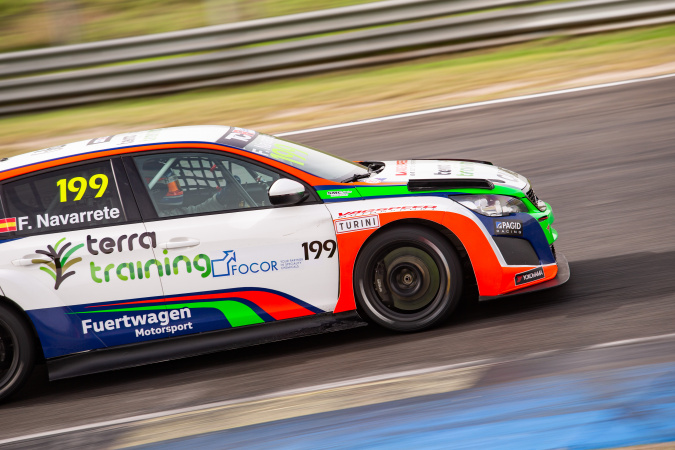 Bild: Fernando Navarrete - SMC Junior Motorsport - Peugeot 308 TCR