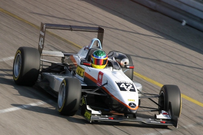 Bild: Gina Maria Adenauer - SMS Seyffarth Motorsport - Dallara F302 - AMG Mercedes
