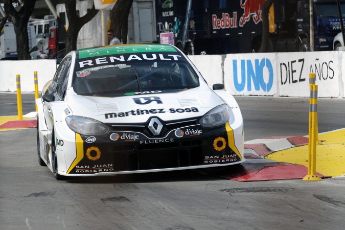 Bild: Facundo Della Motta - Sport Team - Renault Fluence II RPE V8