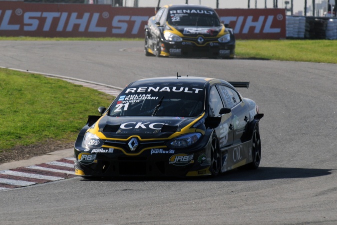 Bild: Humberto Krujoski - Sport Team - Renault Fluence II RPE V8
