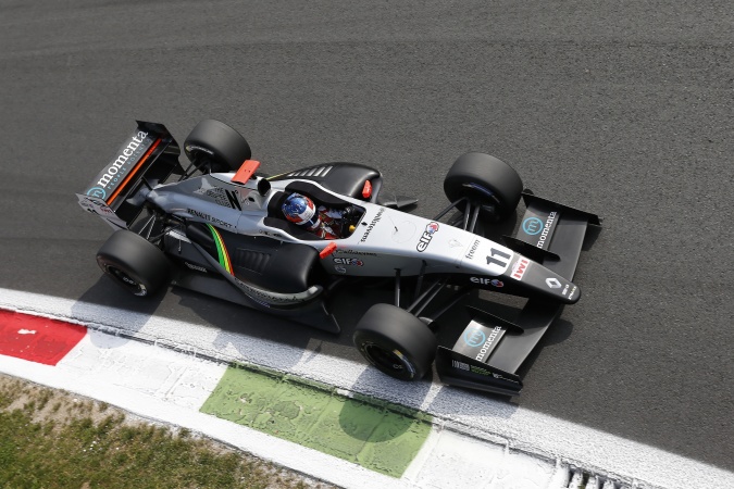 Bild: Will Stevens - Strakka Racing - Dallara FR35-12 - Renault