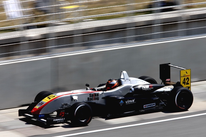 Bild: Richard Goddard - T-Sport - Dallara F308 - Mugen Honda