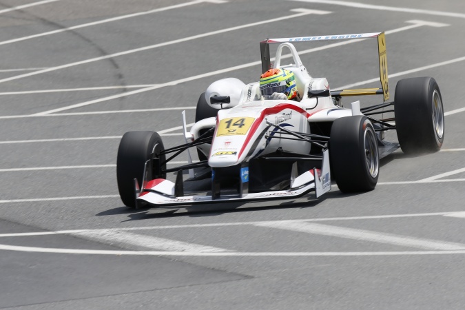 Bild: Alexander Sims - T-Sport - Dallara F312 - Tomei Nissan