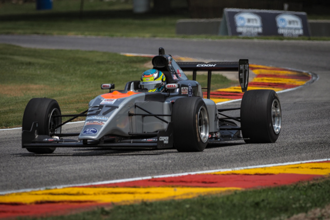 Bild: Sabré Cook - Team Benik - Tatuus PM18 - Mazda