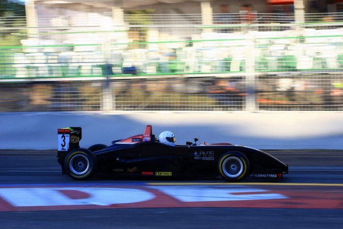 Bild: Mathew Radisich - Team BRM - Dallara F305 - AMG Mercedes