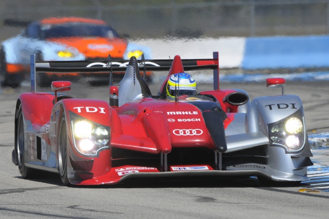 Bild: Timo Bernhard - Team Joest - Audi R15 TDI plus