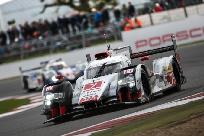 Bild: Andre LottererMarcel FässlerBenoit Treluyer - Team Joest - Audi R18 e-tron quattro (2015)