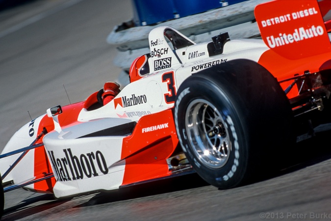 Bild: Helio Castroneves - Team Penske - Reynard 01i - Honda