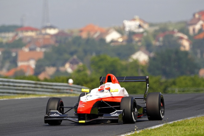 Bild: Hugo Valente - Tech 1 Racing - Barazi/Epsilon FR 2.0-10 - Renault