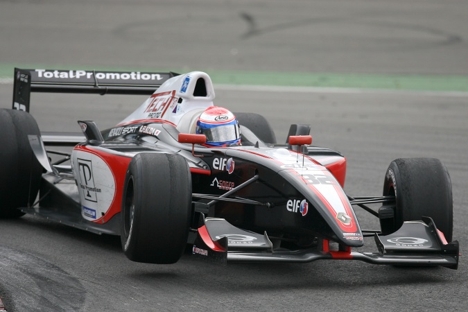 Bild: Ryo Fukuda - Tech 1 Racing - Dallara T05 - Renault