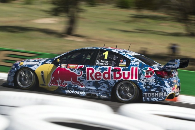 Bild: Paul Dumbrell - Triple Eight Race Engineering - Holden Commodore VF