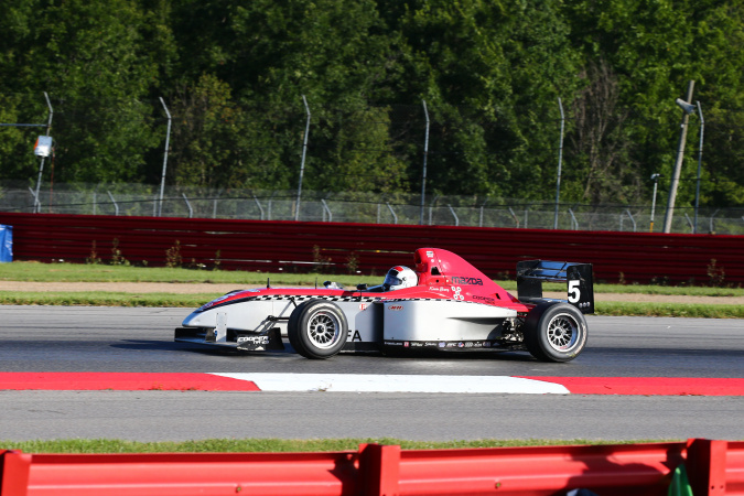 Bild: Kevin Bury - Unfair Advantage Motorsports - Elan Star Pro - Mazda