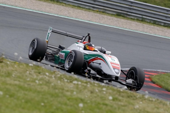 Bild: Samuel MacLeod - Van Amersfoort Racing - Dallara F308 - Volkswagen