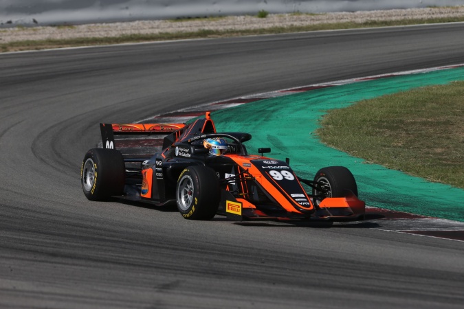 Bild: Sophia Flörsch - Van Amersfoort Racing - Tatuus F3 T-318 - Alfa Romeo