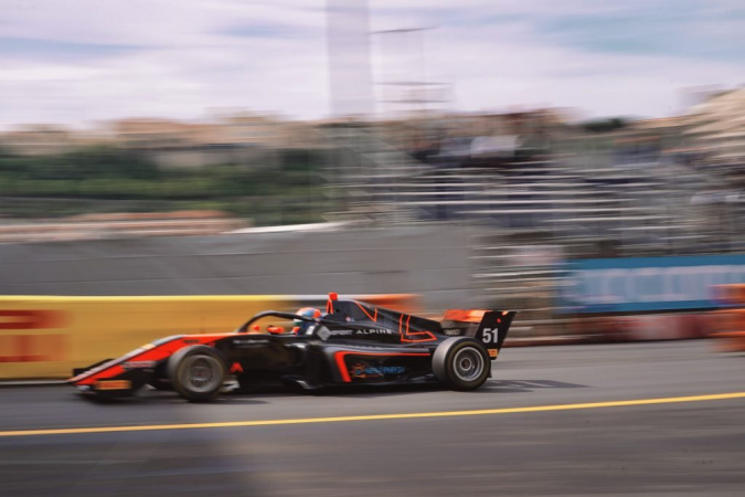 Bild: Francesco Pizzi - Van Amersfoort Racing - Tatuus F3 T-318 - Alpine