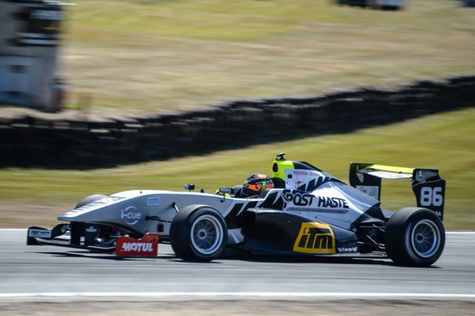 Bild: Brendon Leitch - Victory Motor Racing - Tatuus FT50 - Toyota