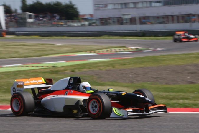 Bild: Zoltan Fekete - Zele Racing - Lola B05/52 - Zytek (2013)