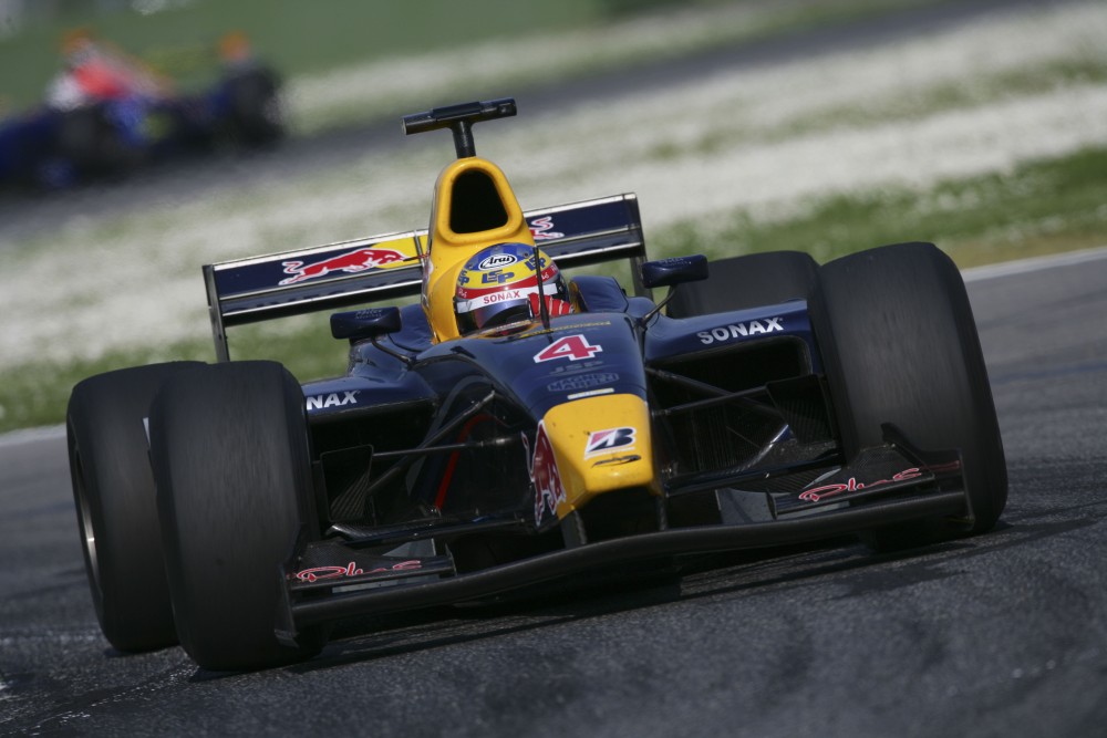 Nicolas Lapierre - Arden International - Dallara GP2/05 - Renault