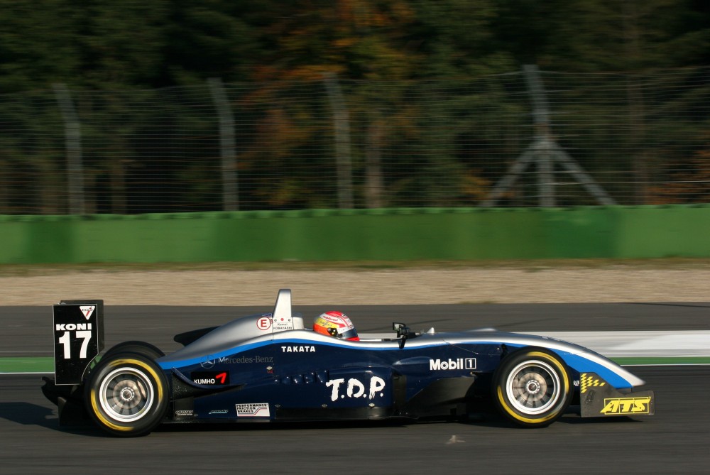 Kamui Kobayashi - ASM - Dallara F305 - AMG Mercedes