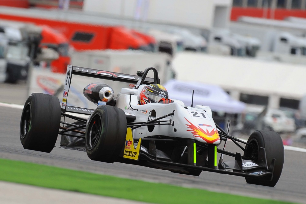 Sean Walkinshaw - Campos Racing - Dallara F312 - Toyota