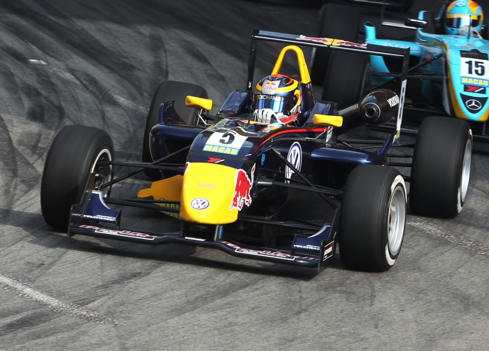 Jean-Eric Vergne - Carlin Motorsport - Dallara F308 - Volkswagen