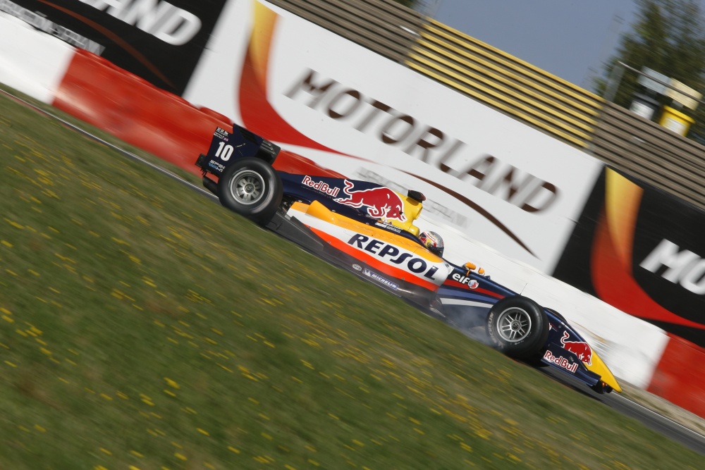 Jaime Alguersuari - Carlin Motorsport - Dallara T08 - Renault