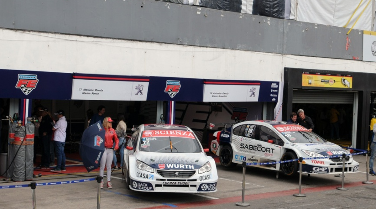 Mariano Pernía - Escudería FE - Peugeot 408 RPE V8