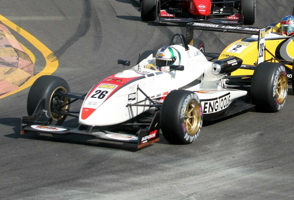 Lucas di Grassi - Hitech Racing - Dallara F302 - Sodemo Renault