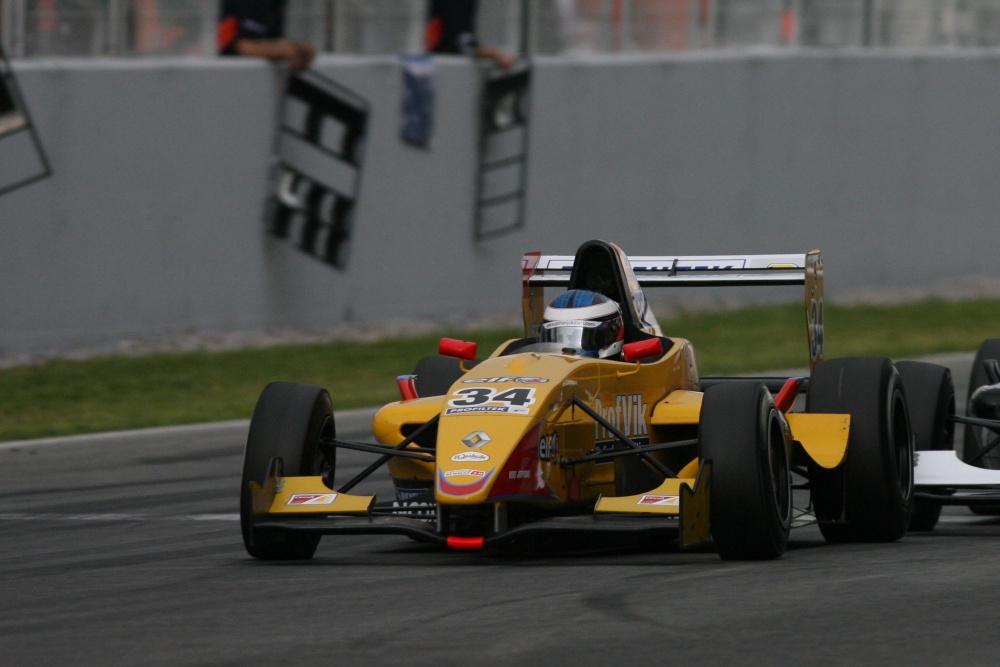 Johan Daniel  Jokinen - iQuick - Tatuus Renault 2000
