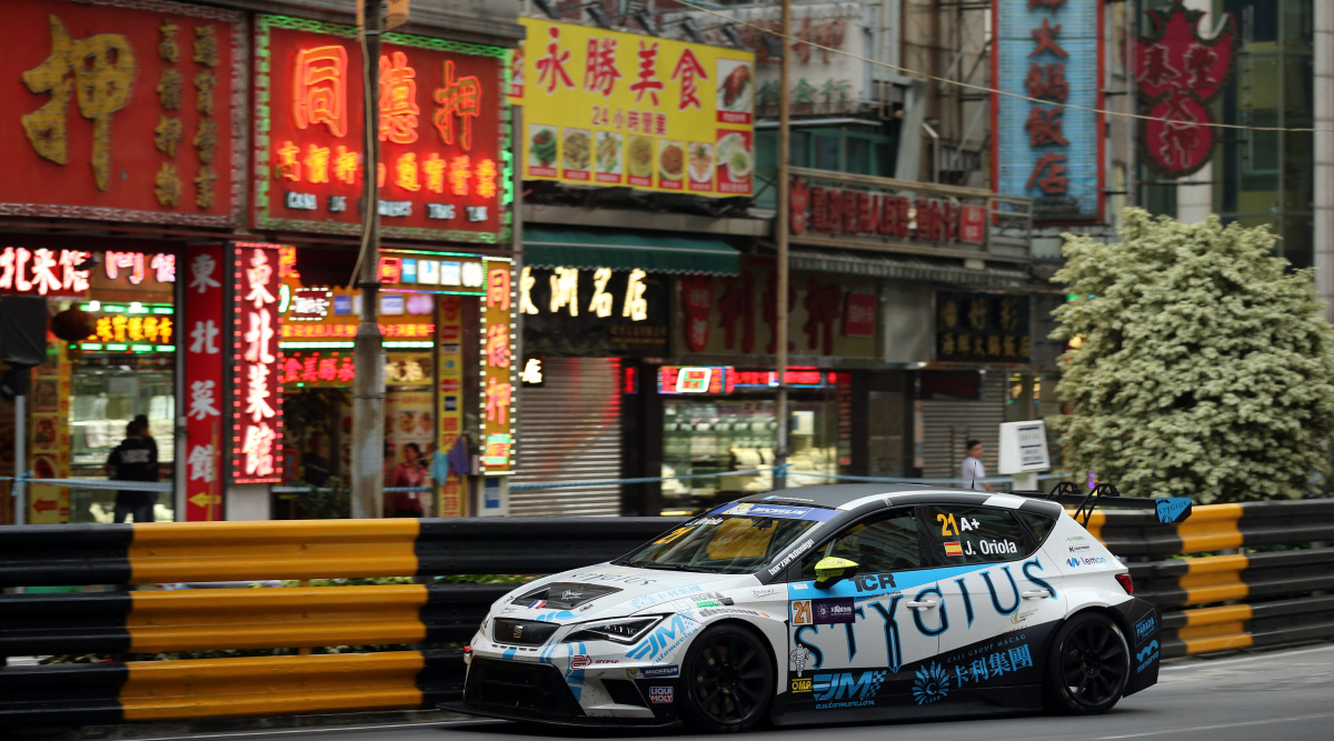 Jordi Oriola - Target Racing - Seat Leon Cup Racer TCR