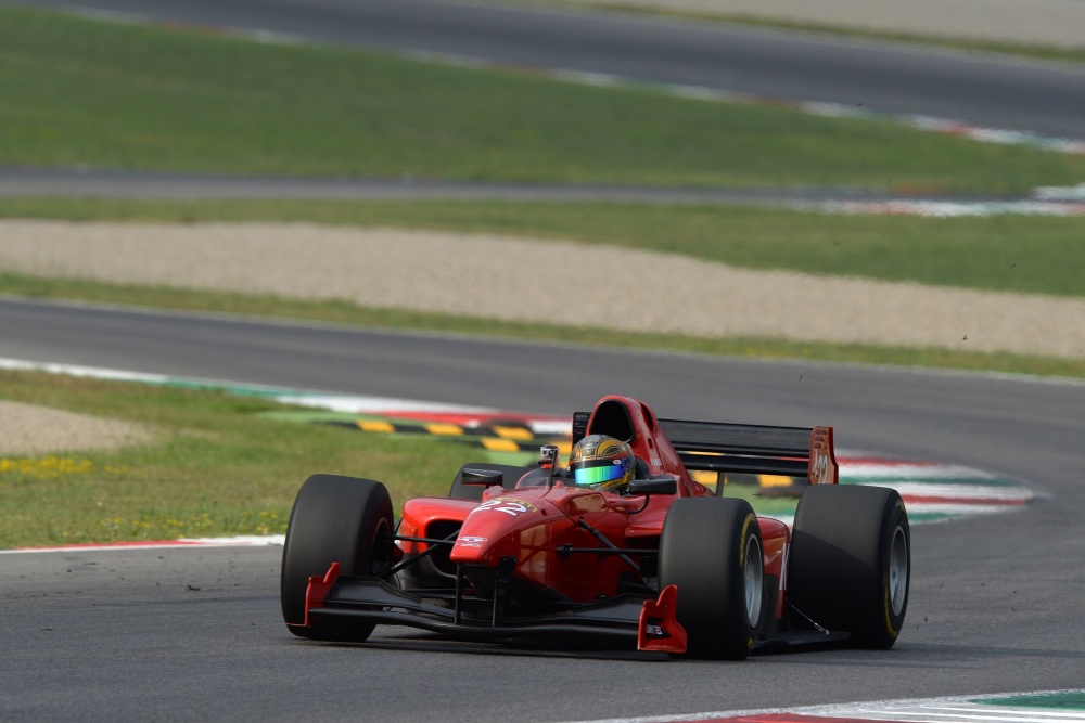Kevin Giovesi - Team Ghinzani - Lola B05/52 - Zytek (2013)