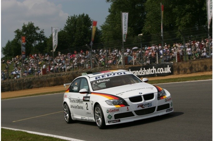 Jörg Müller - Team Schnitzer - BMW 320si (E90)