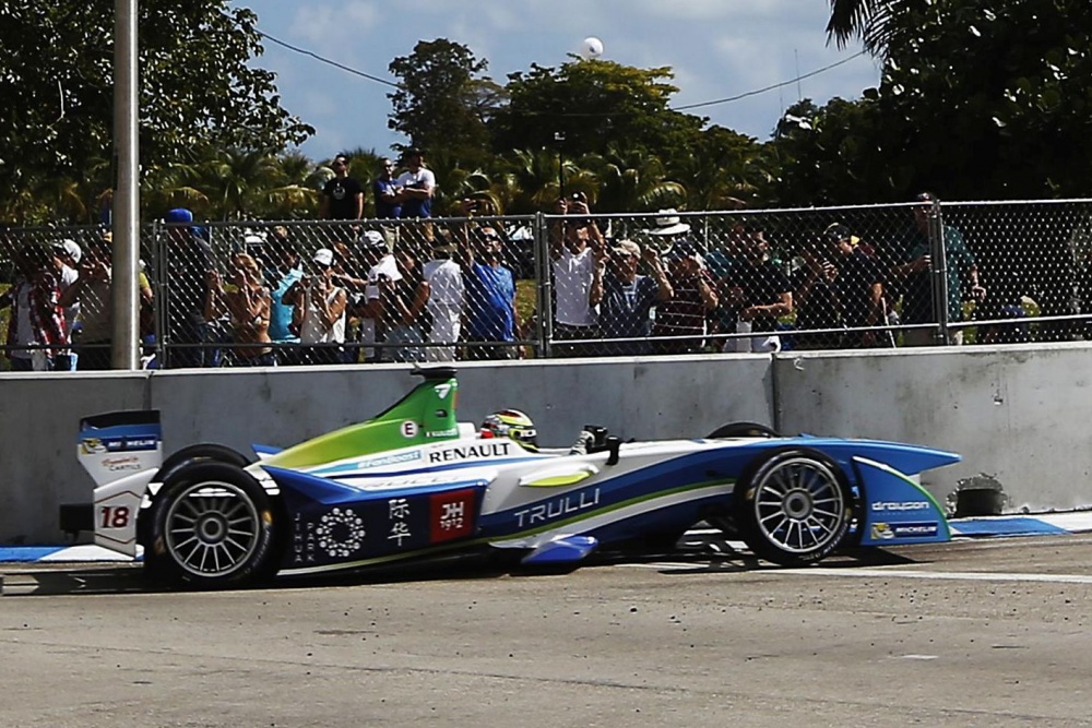 Vitantonio Liuzzi - Trulli GP - Spark SRT 01E - McLaren