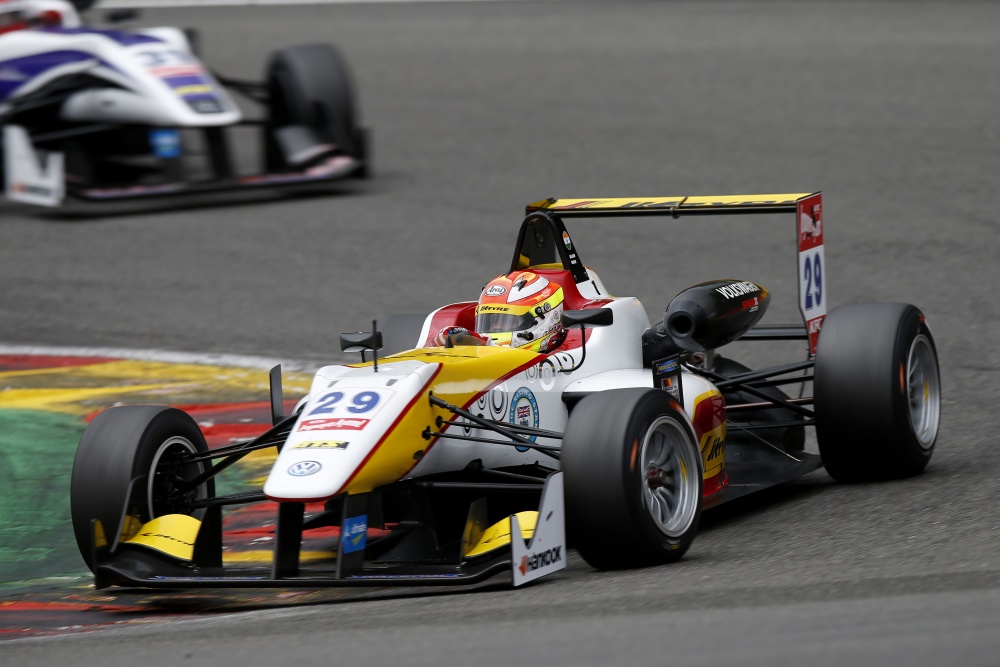 Arjun Maini - Van Amersfoort Racing - Dallara F312 - Volkswagen