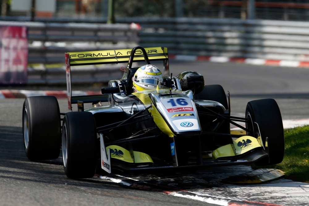 Gustavo Menezes - Van Amersfoort Racing Gustavo Menezes - Van Amersfoort Racing - Dallara F312 - Volkswagen