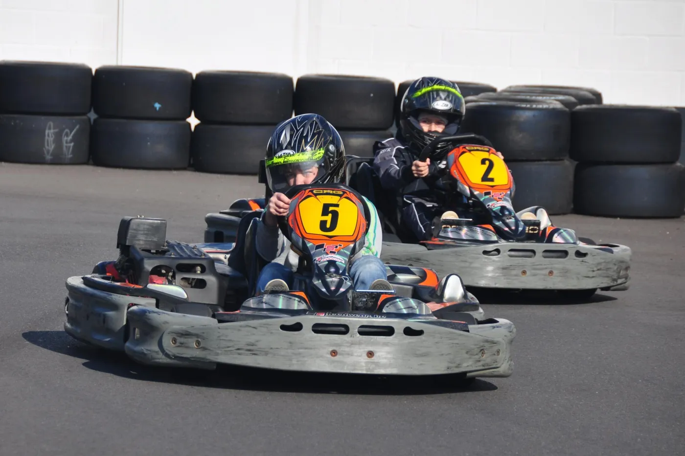 Sicherheitsstandards auf deutschen Kartbahnen im internationalen Vergleich