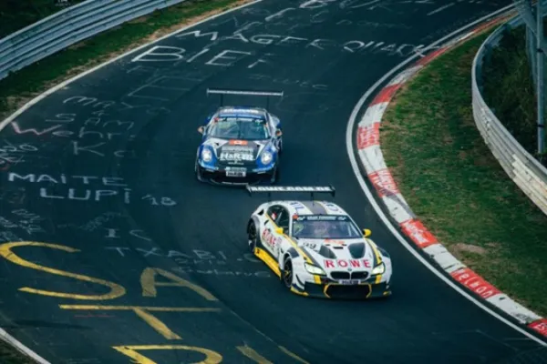 Könnte BMW bei sinkenden Gewinnen seine Investitionen und Präsenz im Motorsport reduzieren?