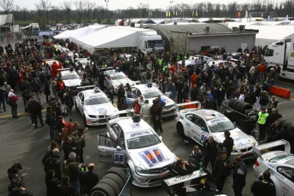 Superstars  Saisonstart in Monza