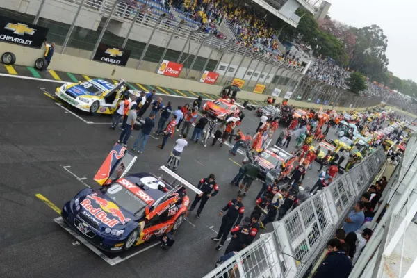 Saisonstart der StockCar V8 in Brasilien