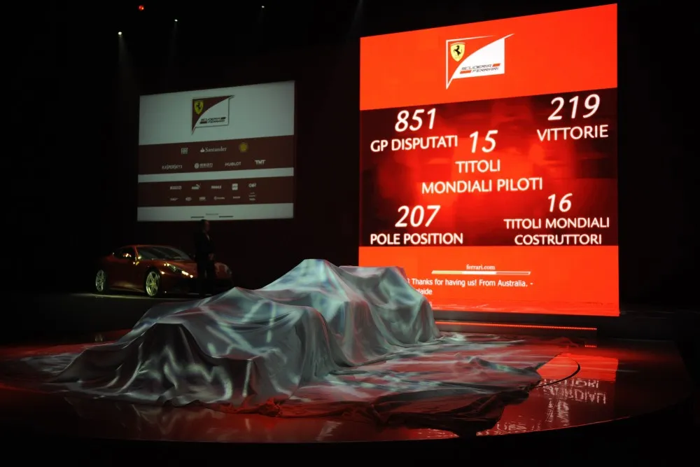 Noch verhüllt: Ferrari F138