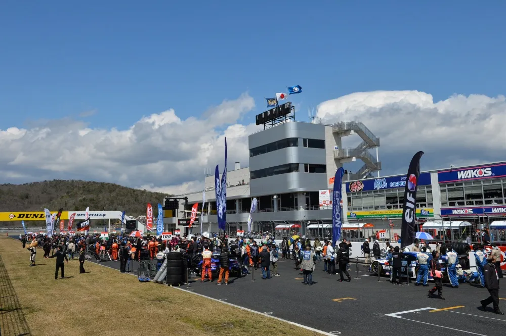 Startvorbereitungen zum Super GT Auftakt 2014 in Okayama