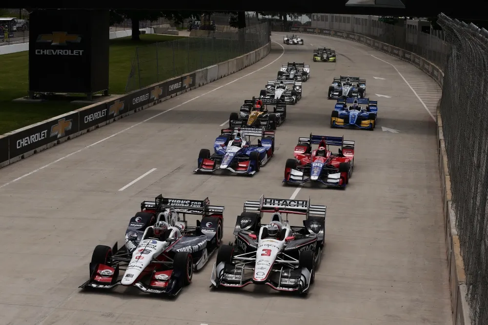 Start zum Samstagsrennen: Rahal und Castroneves in Reihe 1