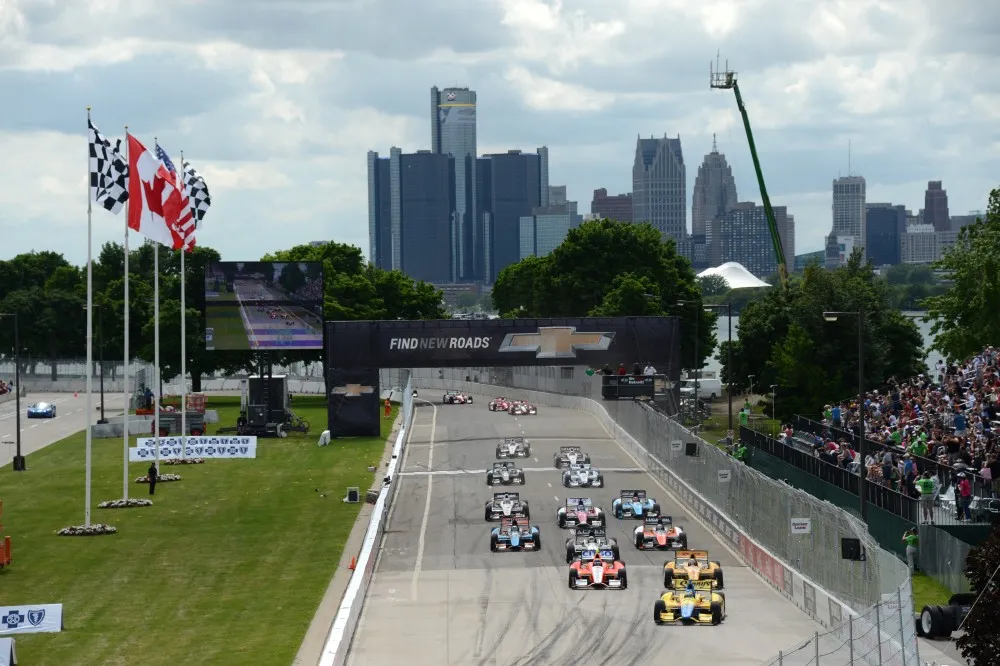 Start zu Rennen 1 in Detroit