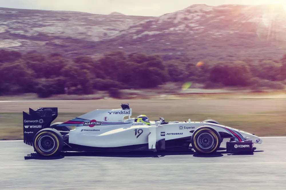 Die neue Lackierung des Williams FW36 - Mercedes
