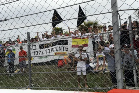 Fans von HRT in Barcelona 2012.