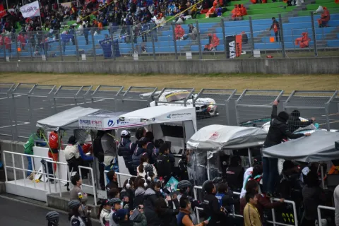 Jörg Müller: Mit Seiji Ara Zweiter der GT300 Klasse