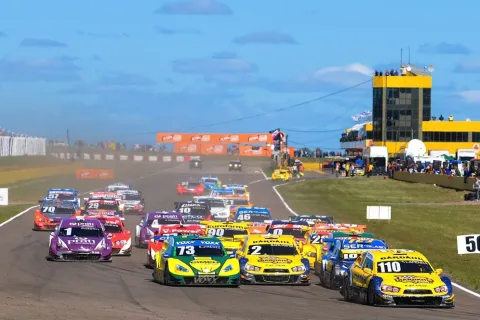 Zum ersten Mal bei den Stockcars: Start mit umgekehrter Startaufstellung
