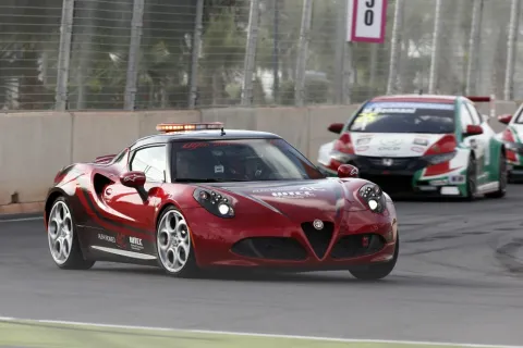Blickfang: Alfa Romeo 4C als SafetyCar